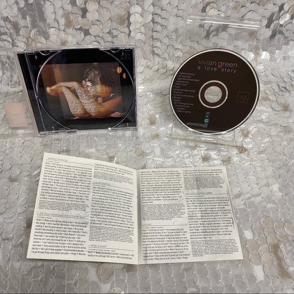 Vivian Green - A Love Story - Picture 8 of 13